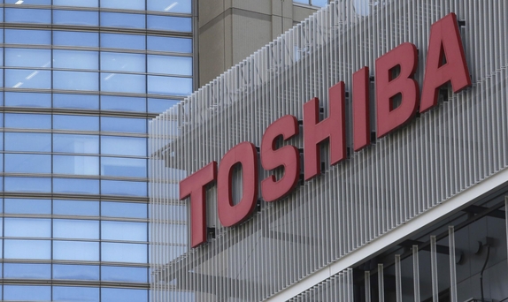 Toshiba approved the sell-off of its semiconductor subsidiary to a