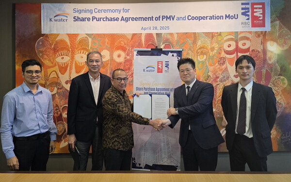 Korea Water Resources Corporation (K-water) signed a contract to acquire shares of Phu My Vinh, a water company in Long An Province, Vietnam, with RBC Water, a local company in Kuala Lumpur, Malaysia, on April 28. (Photo provided by K-water)