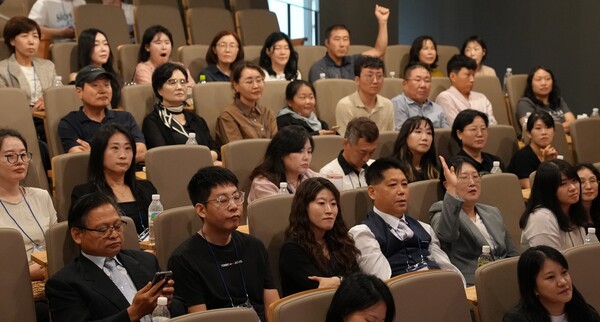 솔직한마케팅이 소상공인을 위한 전국 무료 강의 프로그램을 직접 주관하며 자영업자들과의 상생 행보를 이어가고 있다.