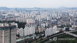 Seoul Housing Gains Keep Sellers on Hold, Heightening Household Debt Risks